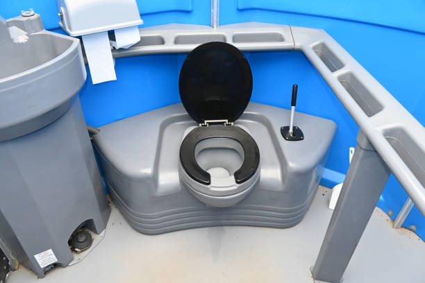 Portable Toilet Options We Offer in Queen City, TX